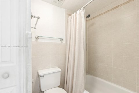 Condominio en venta en Miami, Florida, 2 dormitorios, 91.6 m2 № 1715323 - foto 15