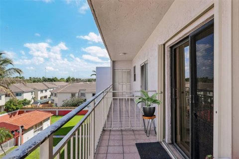 Condominio en venta en Miami, Florida, 2 dormitorios, 91.6 m2 № 1715323 - foto 25
