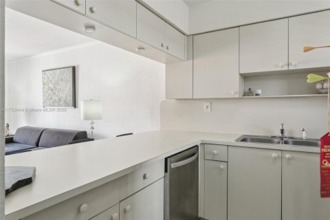 Condominio en venta en Miami, Florida, 2 dormitorios, 91.6 m2 № 1715323 - foto 10
