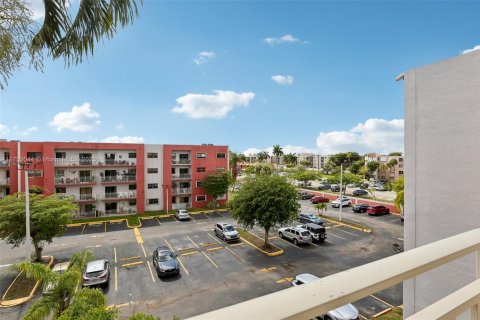 Condominio en venta en Miami, Florida, 2 dormitorios, 91.6 m2 № 1715323 - foto 27