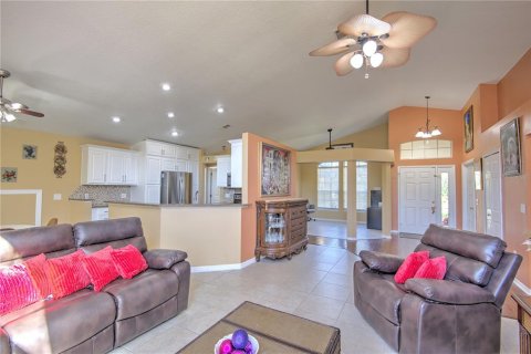 House in Oviedo, Florida 4 bedrooms, 186.73 sq.m. № 1620716 - photo 10