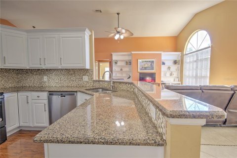 House in Oviedo, Florida 4 bedrooms, 186.73 sq.m. № 1620716 - photo 15