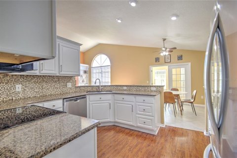 House in Oviedo, Florida 4 bedrooms, 186.73 sq.m. № 1620716 - photo 13