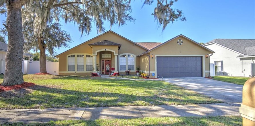 House in Oviedo, Florida 4 bedrooms, 186.73 sq.m. № 1620716