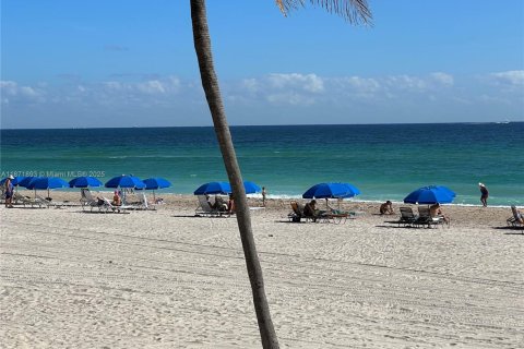 Condo in Hollywood, Florida, 1 bedroom  № 2080267