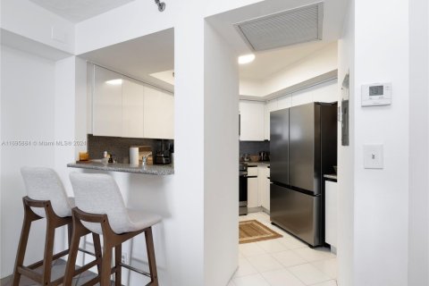 Condominio en venta en Miami Beach, Florida, 2 dormitorios, 109.62 m2 № 1938213 - foto 9