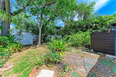 House in Sarasota, Florida 2 bedrooms, 93.65 sq.m. № 2142472 - photo 14