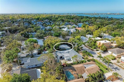 House in Sarasota, Florida 2 bedrooms, 93.65 sq.m. № 2142472 - photo 17