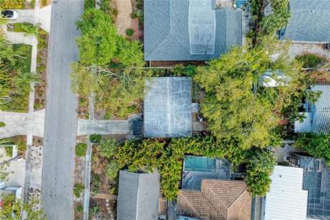 House in Sarasota, Florida 2 bedrooms, 93.65 sq.m. № 2142472 - photo 20