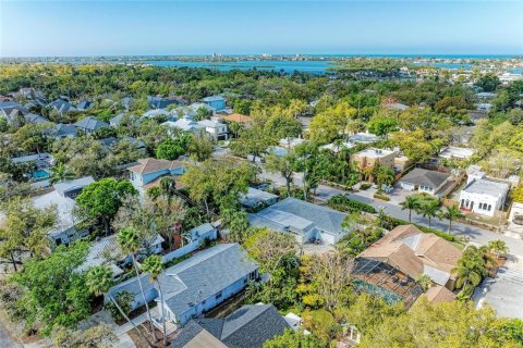 House in Sarasota, Florida 2 bedrooms, 93.65 sq.m. № 2142472 - photo 26