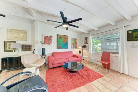 House in Sarasota, Florida 2 bedrooms, 93.65 sq.m. № 2142472 - photo 5