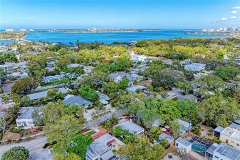 House in Sarasota, Florida 2 bedrooms, 93.65 sq.m. № 2142472 - photo 21