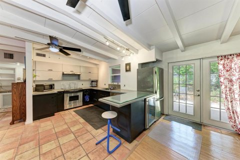House in Sarasota, Florida 2 bedrooms, 93.65 sq.m. № 2142472 - photo 7