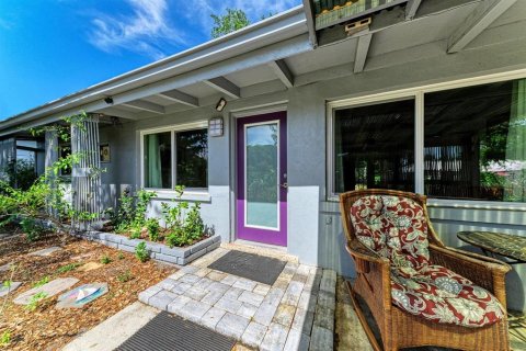 House in Sarasota, Florida 2 bedrooms, 93.65 sq.m. № 2142472