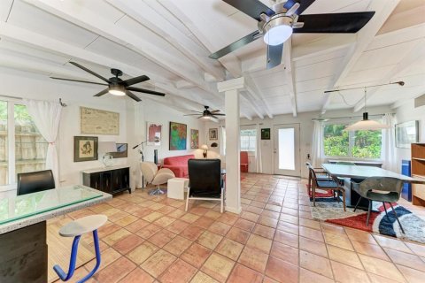House in Sarasota, Florida 2 bedrooms, 93.65 sq.m. № 2142472 - photo 9