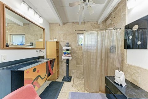House in Sarasota, Florida 2 bedrooms, 93.65 sq.m. № 2142472 - photo 13