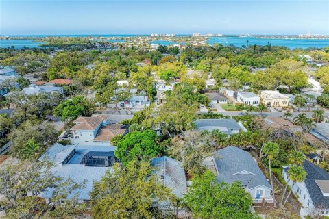 House in Sarasota, Florida 2 bedrooms, 93.65 sq.m. № 2142472 - photo 25