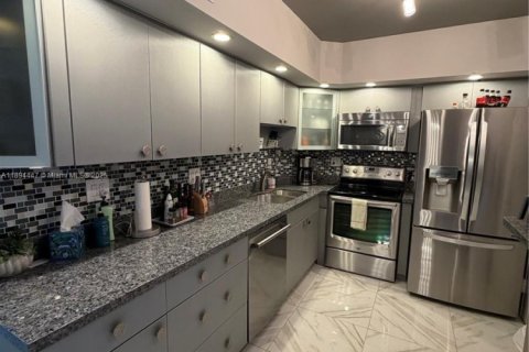 Купить кондоминиум в Санни-Айлс-Бич, Флорида 1 спальня, 70.79м2, № 1947121 - фото 3