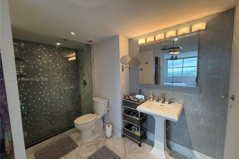 Купить кондоминиум в Санни-Айлс-Бич, Флорида 1 спальня, 70.79м2, № 1947121 - фото 23