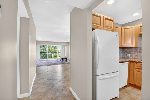 Condo in Lake Worth, Florida, 2 bedrooms  № 2245568 - photo 6