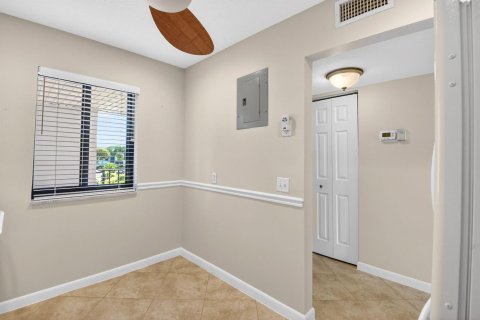 Condo in Lake Worth, Florida, 2 bedrooms  № 2245568 - photo 10
