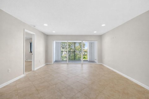 Condo in Lake Worth, Florida, 2 bedrooms  № 2245568 - photo 20
