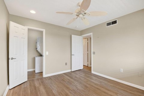 Condo in Lake Worth, Florida, 2 bedrooms  № 2245568 - photo 13