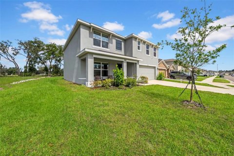 House in Spring Hill, Florida 5 bedrooms, 242.01 sq.m. № 1838025 - photo 9