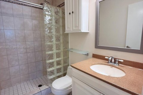 Copropriété à louer à Hollywood, Floride: 2 chambres, 98.01 m2 № 2169342 - photo 11
