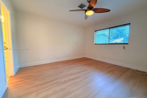 Copropriété à louer à Hollywood, Floride: 2 chambres, 98.01 m2 № 2169342 - photo 9