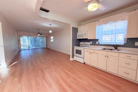 Condo à Hollywood, Floride, 2 chambres № 2169342