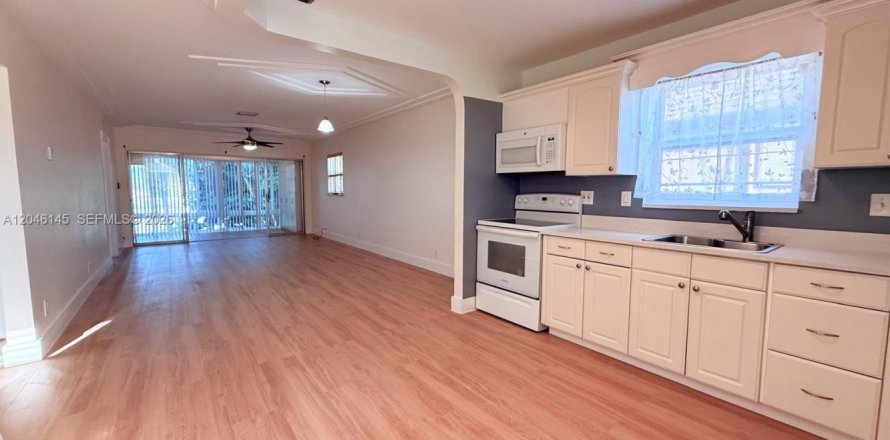 Condo à Hollywood, Floride, 2 chambres  № 2169342