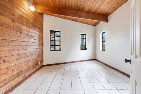 Купить виллу или дом в Лодерхилл, Флорида 3 спальни, 167.04м2, № 2146453 - фото 13