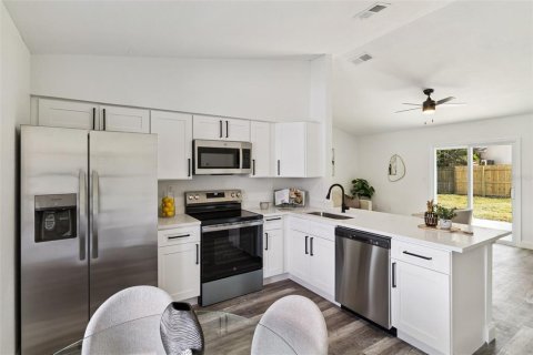 Купить виллу или дом в Коко, Флорида 3 комнаты, 99.22м2, № 2390774 - фото 15