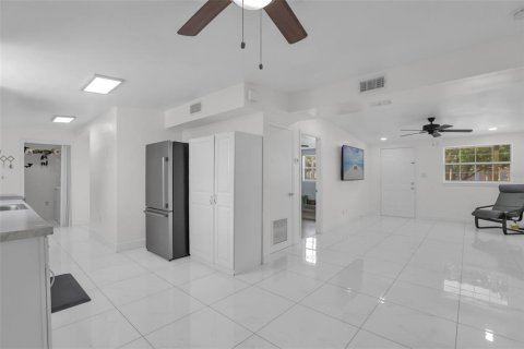 Villa ou maison à vendre à Orlando, Floride: 3 chambres, 99.96 m2 № 2210087 - photo 5