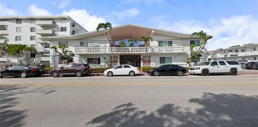 Condo in Miami Beach, Florida, 1 bedroom  № 1992094