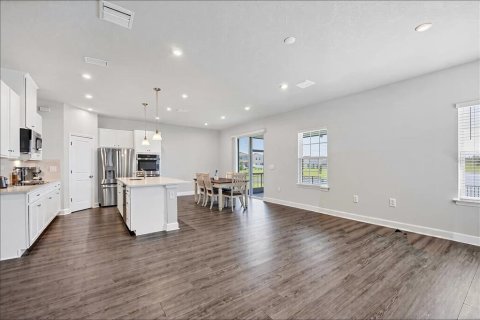 Casa en venta en Lakewood Ranch, Florida, 5 dormitorios, 220.18 m2 № 1751313 - foto 11