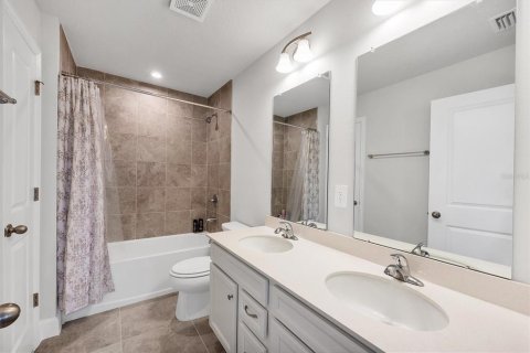 Casa en venta en Lakewood Ranch, Florida, 5 dormitorios, 220.18 m2 № 1751313 - foto 24