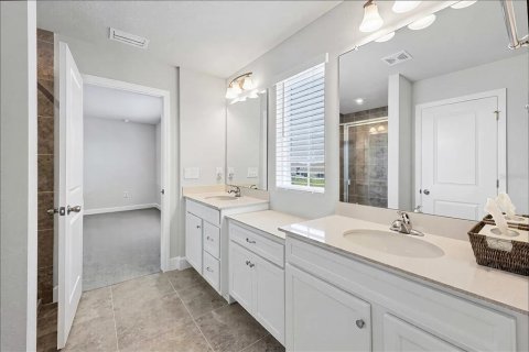 Casa en venta en Lakewood Ranch, Florida, 5 dormitorios, 220.18 m2 № 1751313 - foto 19