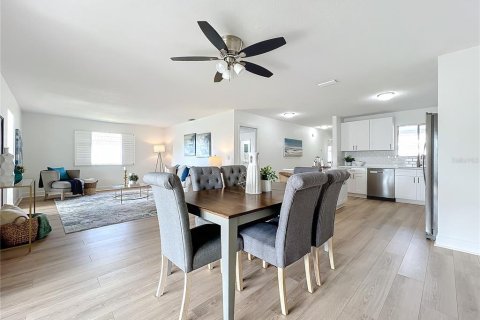 Copropriété à louer à Sarasota, Floride: 2 chambres, 127.46 m2 № 2291388 - photo 9
