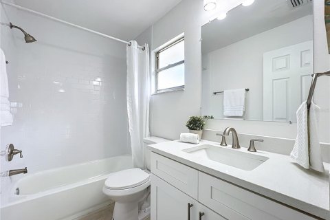 Copropriété à louer à Sarasota, Floride: 2 chambres, 127.46 m2 № 2291388 - photo 24