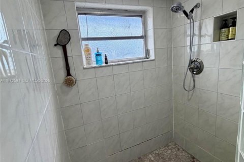 Touwnhouse à vendre à Miami, Floride: 2 chambres, 125.05 m2 № 2032821 - photo 18