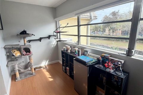 Touwnhouse à vendre à Miami, Floride: 2 chambres, 125.05 m2 № 2032821 - photo 15