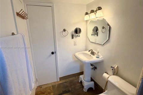 Touwnhouse à vendre à Miami, Floride: 2 chambres, 125.05 m2 № 2032821 - photo 22