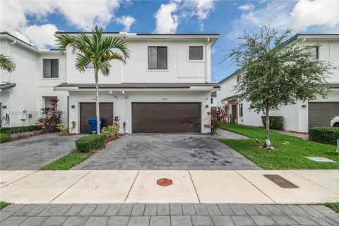 Adosado en Homestead, Florida 3 dormitorios, 158.4 m2 № 2363896