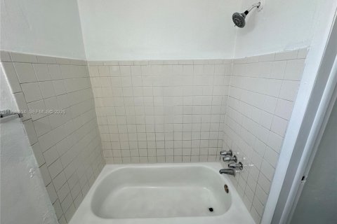 Appartement à louer à Hallandale Beach, Floride № 2063473 - photo 6