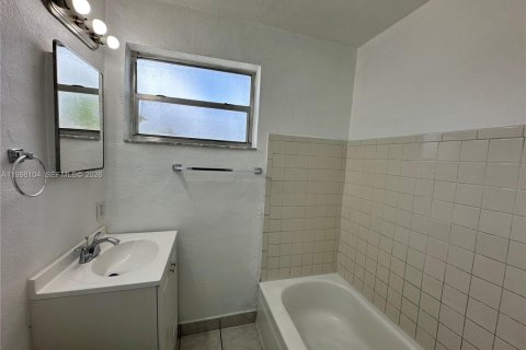 Appartement à louer à Hallandale Beach, Floride № 2063473 - photo 5