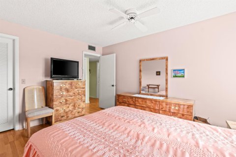 Condo in Delray Beach, Florida, 2 bedrooms  № 2251443 - photo 24
