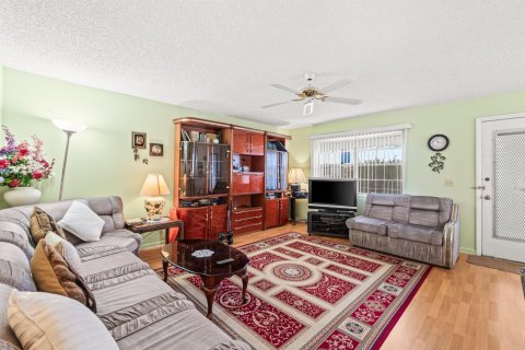 Condo in Delray Beach, Florida, 2 bedrooms  № 2251443 - photo 15