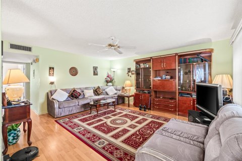 Condo in Delray Beach, Florida, 2 bedrooms  № 2251443 - photo 5